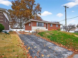 6902 Howdershell Rd, Hazelwood, MO 63042