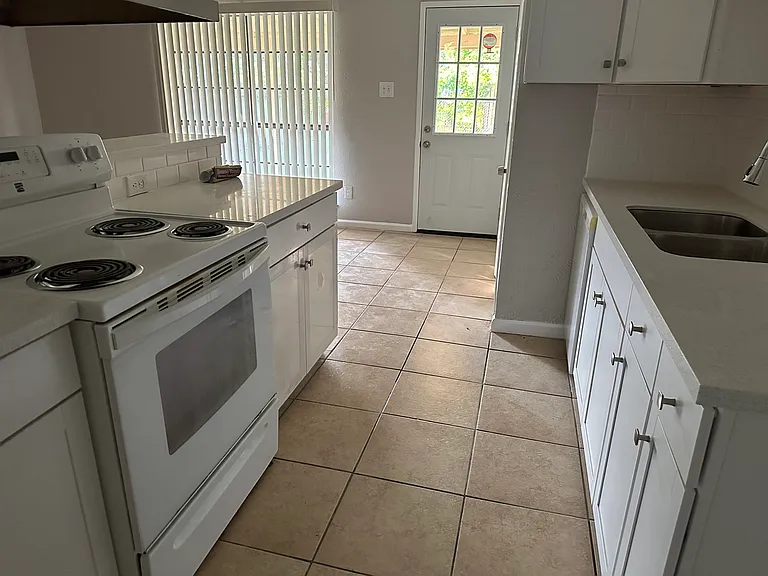 14419 Flair Dr — Photo 11