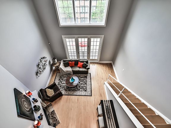 4th image of 953 N Ashland Ave APT 3
