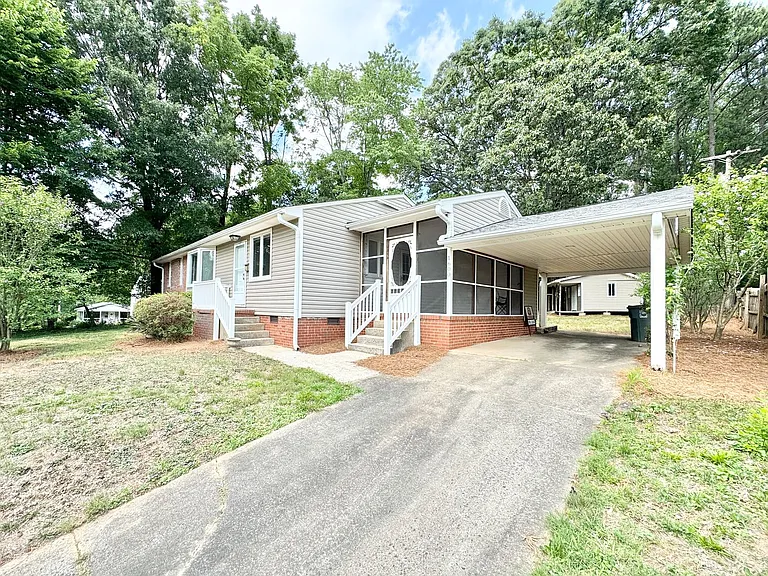 1600 Piper Pl — Photo 1