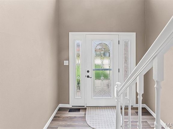 3rd image of 710 Baron Dr