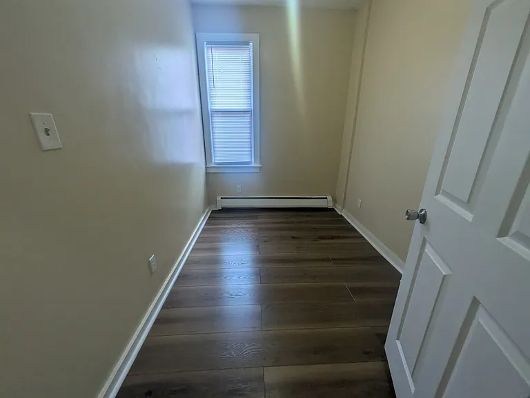 59 Derby Ave #O2R — Photo 8