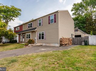 13 S Chestnut Ct, Perkasie, PA 18944