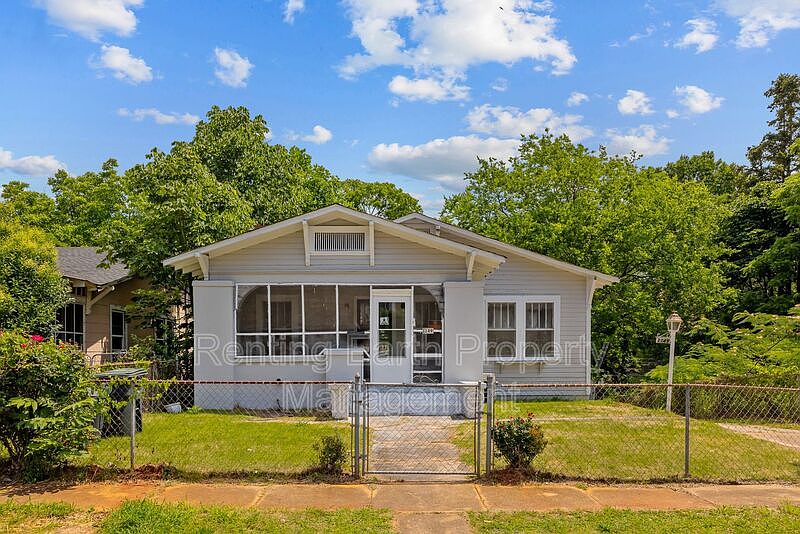 1st image of 1149 15th St SW