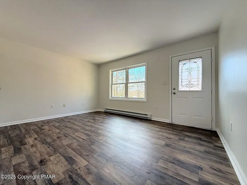 3 bed, 1000 sqft, $2,000 — Photo 4