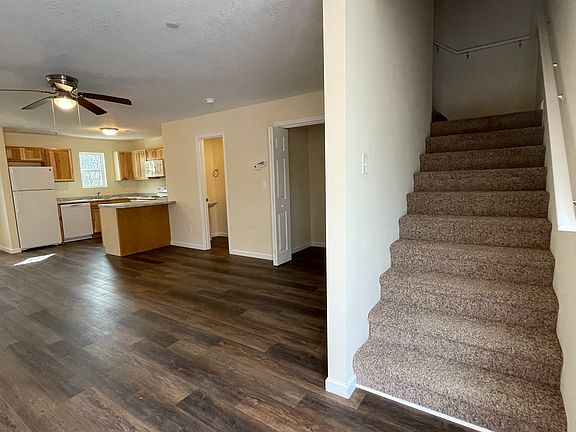 5th image of 640 Evans Rd