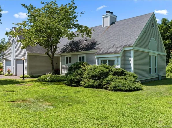 16 Woodbury Place #16, Woodbury, CT 06798