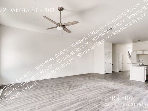 3rd image of 1622 Dakota St #101