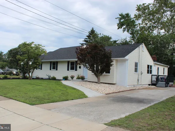 834 Drexel Ave, Delran, NJ 08075