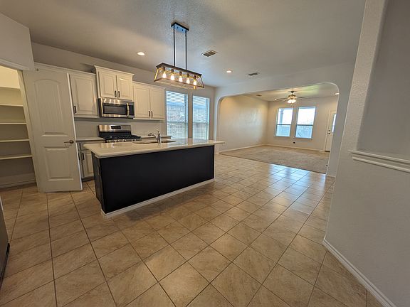 4th image of 1108 Bowlus Dr