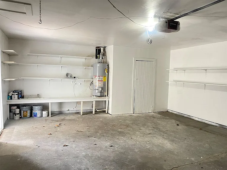 9602 Val Verde St — Photo 36