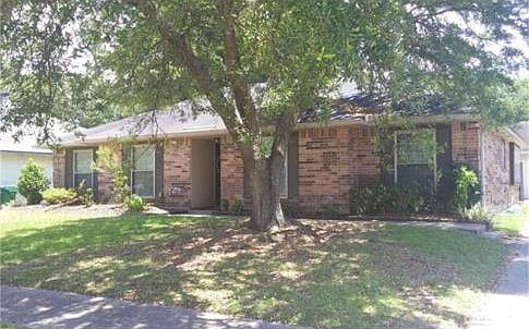 1st image of 427 Candlewood Dr
