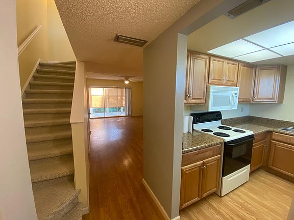 3rd image of 1901 Indian River Blvd #209C
