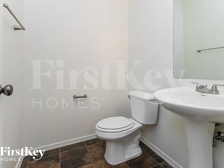 617 E Payton Cir — Photo 14
