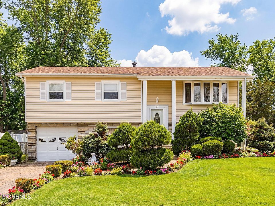 1st image of 5 Alan Terrace