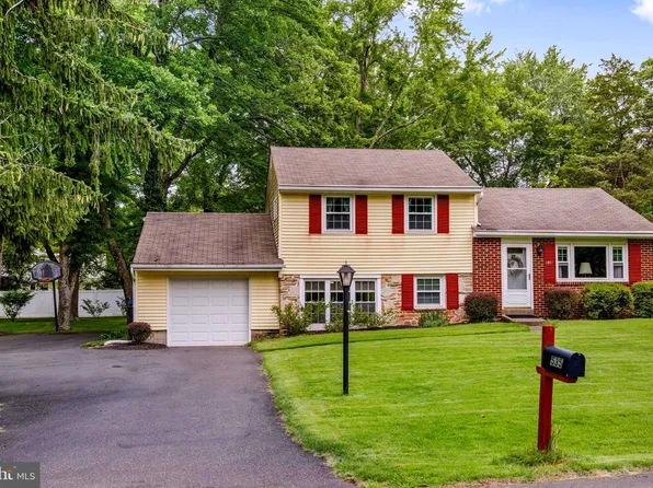 535 Meadow Rd, Chalfont, PA 18914