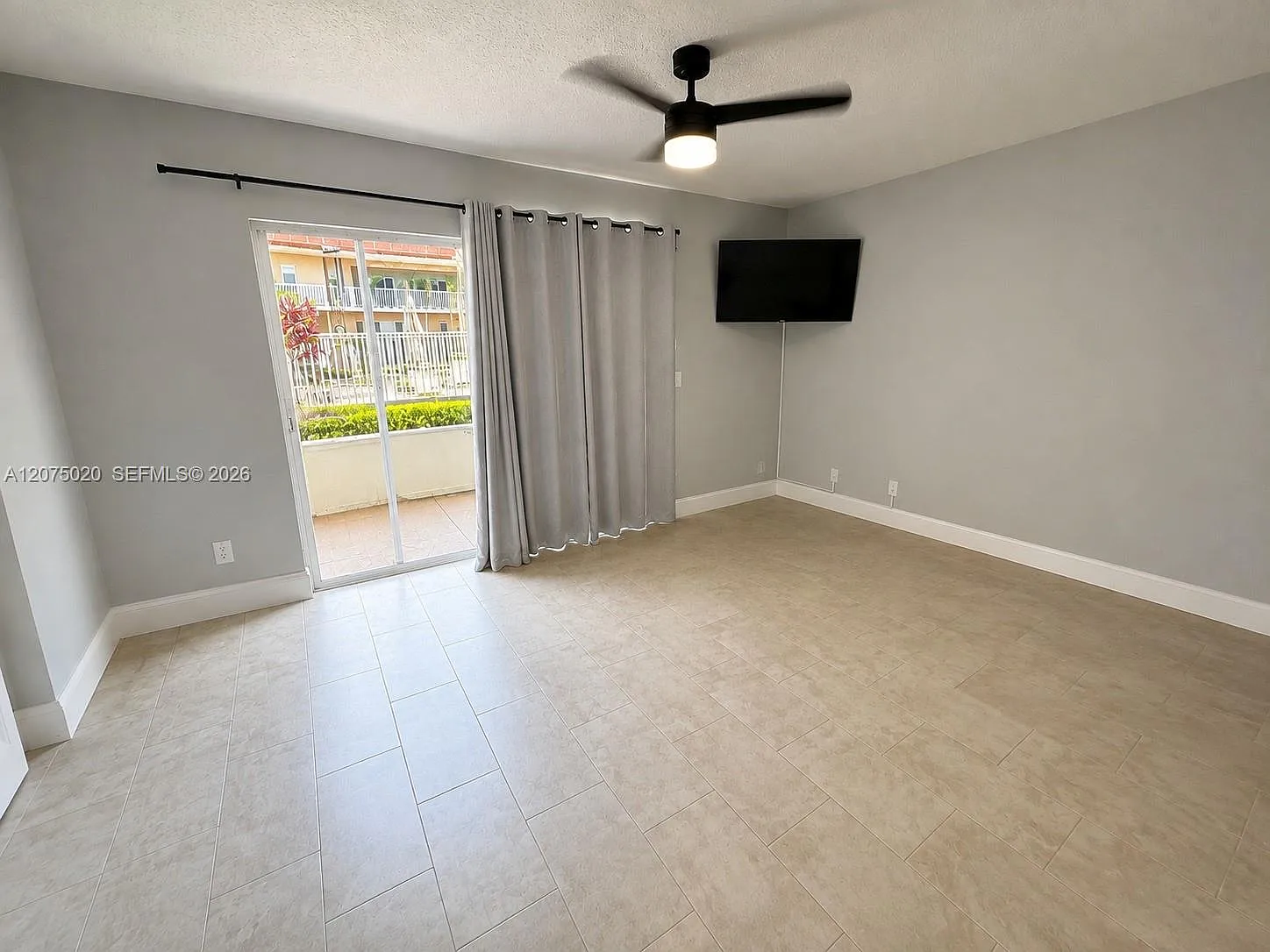 Village Garden Condo Apts — Photo 3