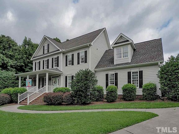 2nd image of 9 Deerwood Ct