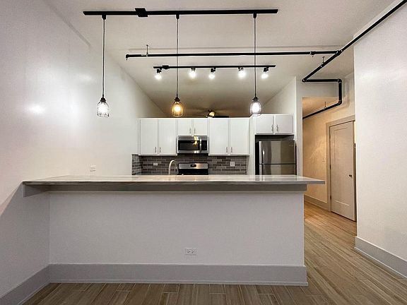 5th image of 1430 W 21st St #11