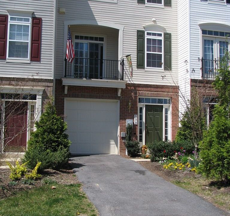 2nd image of 132 Riverwatch Dr