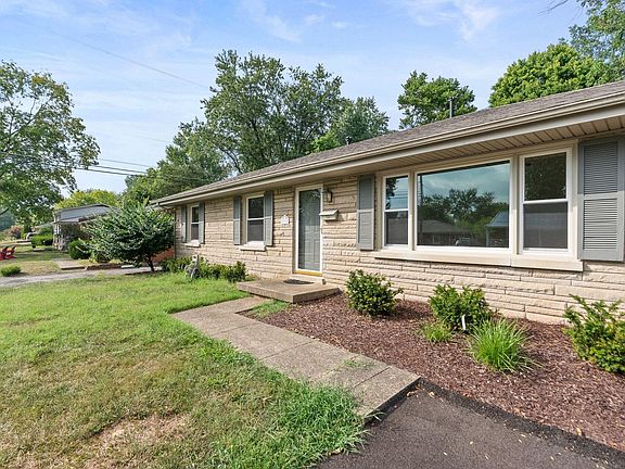3rd image of 219 Loch Lomond Dr