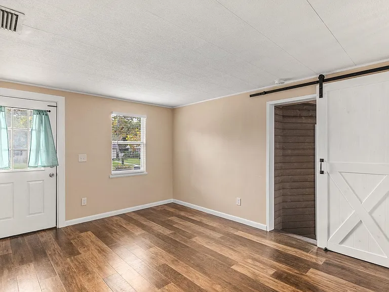 68 Angelo Ln — Photo 2