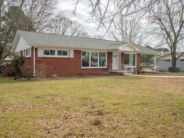 402 N Military St, Loretto, TN 38469