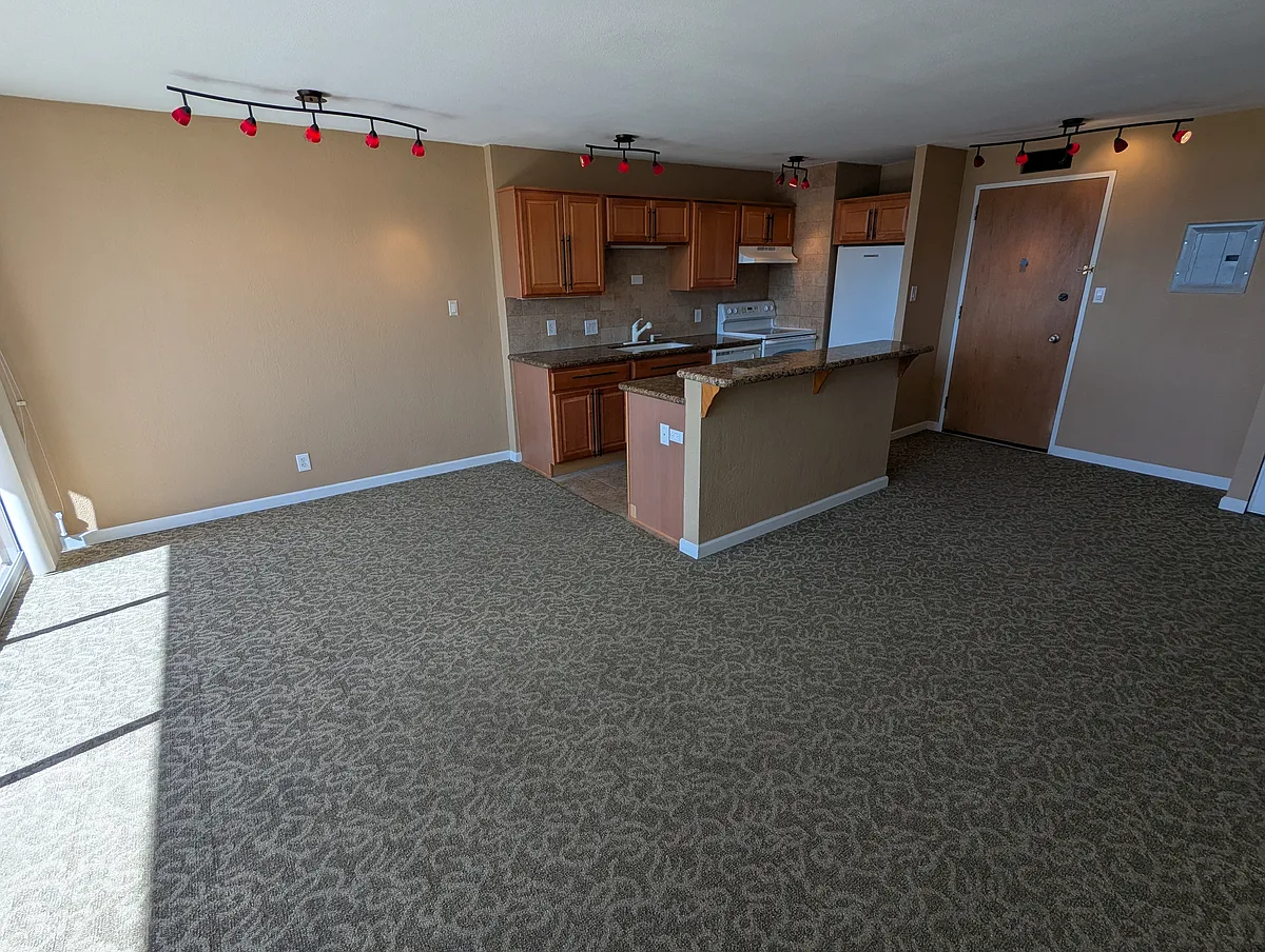 Building Photo - 100 N Arlington Ave #14H
