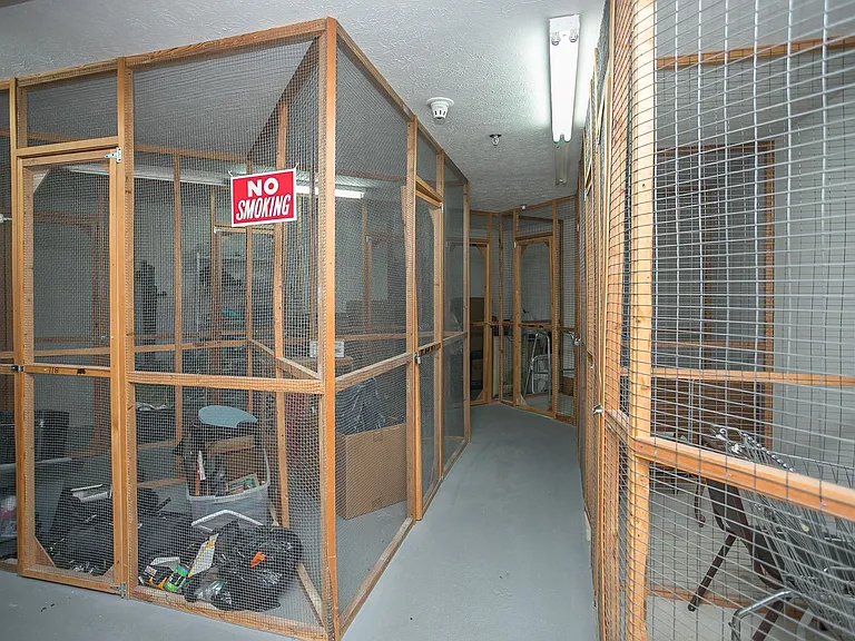 4 Gateway — Photo 32