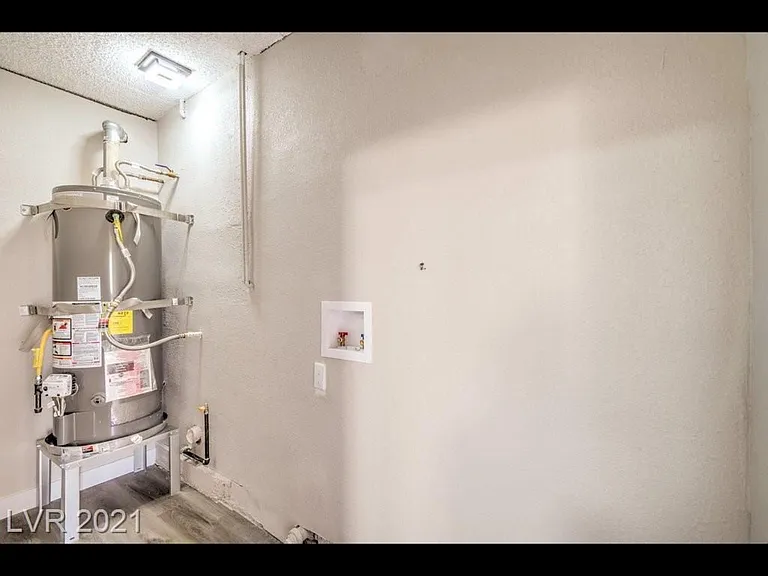3124 Van Der Meer St — Photo 29