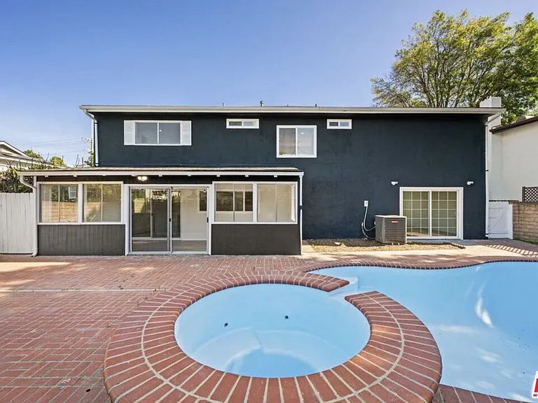 6257 Lindley Ave — Photo 1