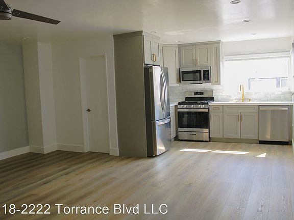 2nd image of 2218 Torrance Blvd #D