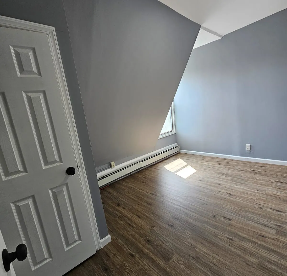 3 bed, 1150 sqft, $2,095 — Photo 4