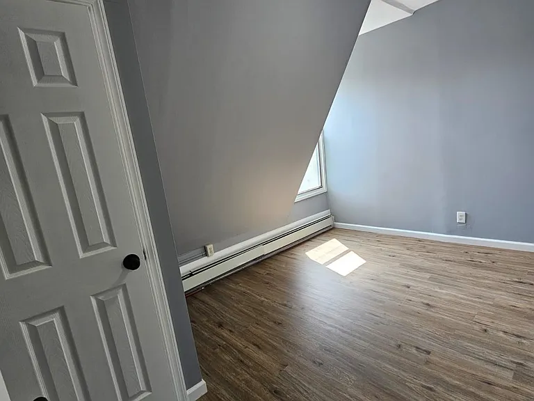 166 Ridgewood Ave #3 — Photo 4