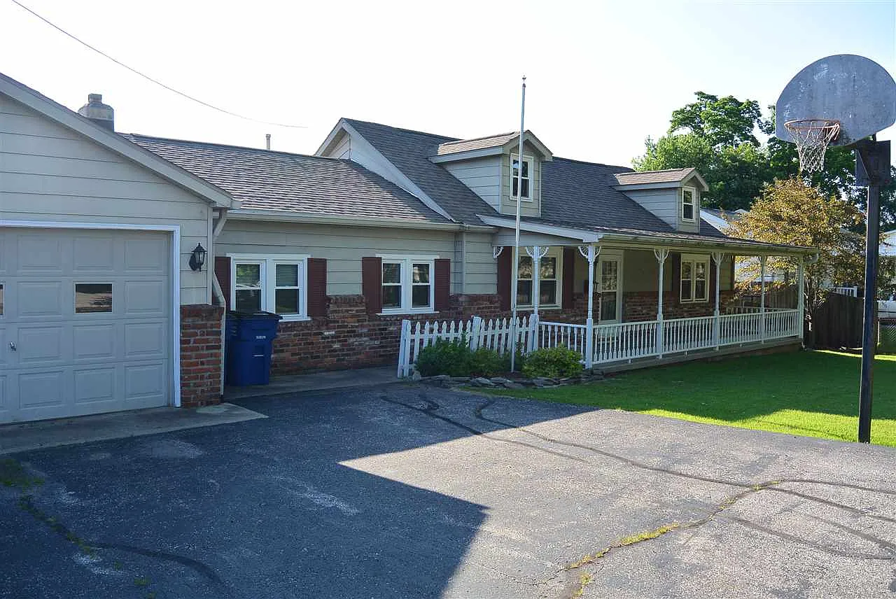 2759 Western Ave photo 1
