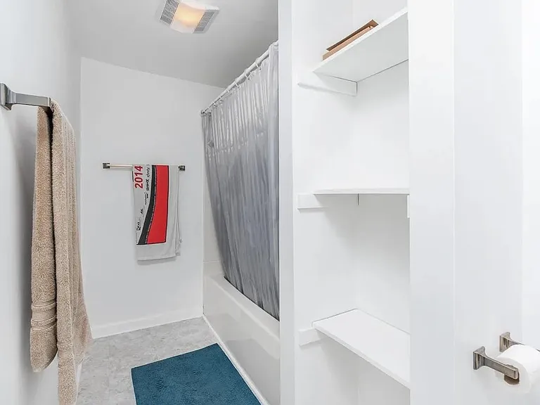 515 Brown St — Photo 14