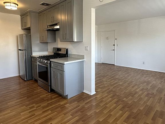 2nd image of 1161 N Hobart Blvd #2