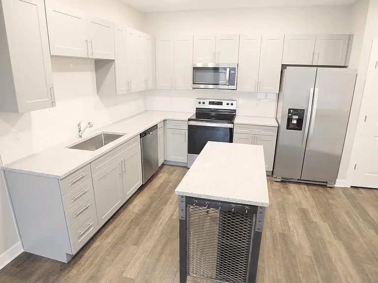 Founders Pointe Apartments — Photo 31