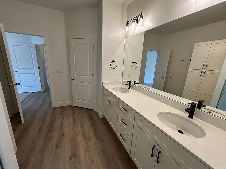 1544 E Mead Ln — Photo 35