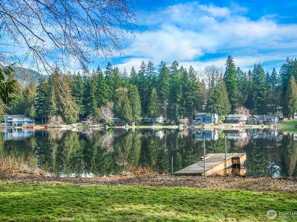 13824 W Lake Kathleen Drive, Renton, WA 98059