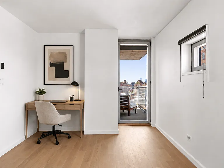 270 W 17th St #17G — Photo 10