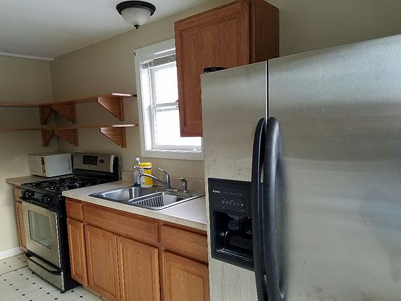 3rd image of 33 Wards Hill Rd #B