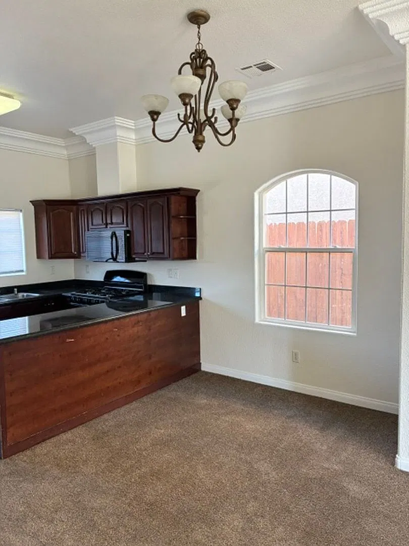 3 Bedroom Home with 2-Car Garage, Fireplace & Covered Patio — Photo 4