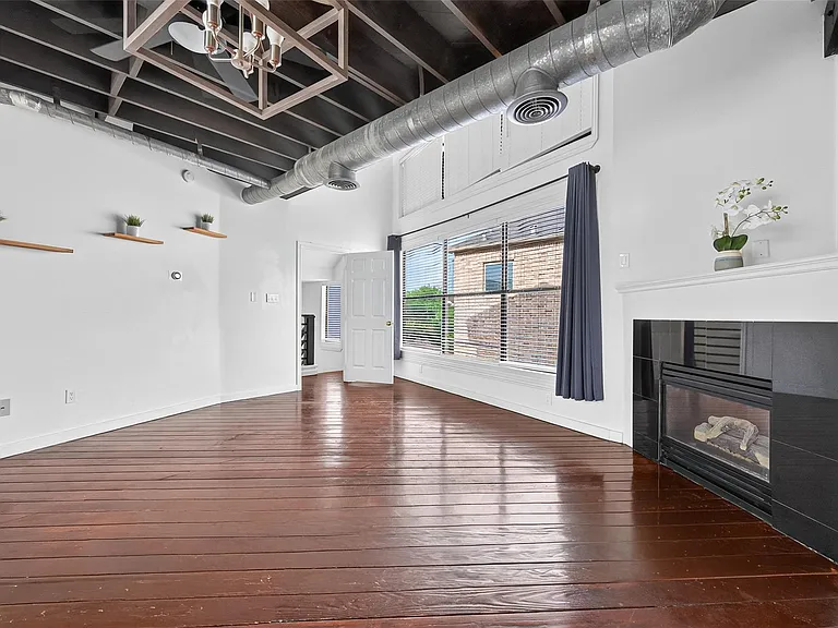 708 W Clay St — Photo 20