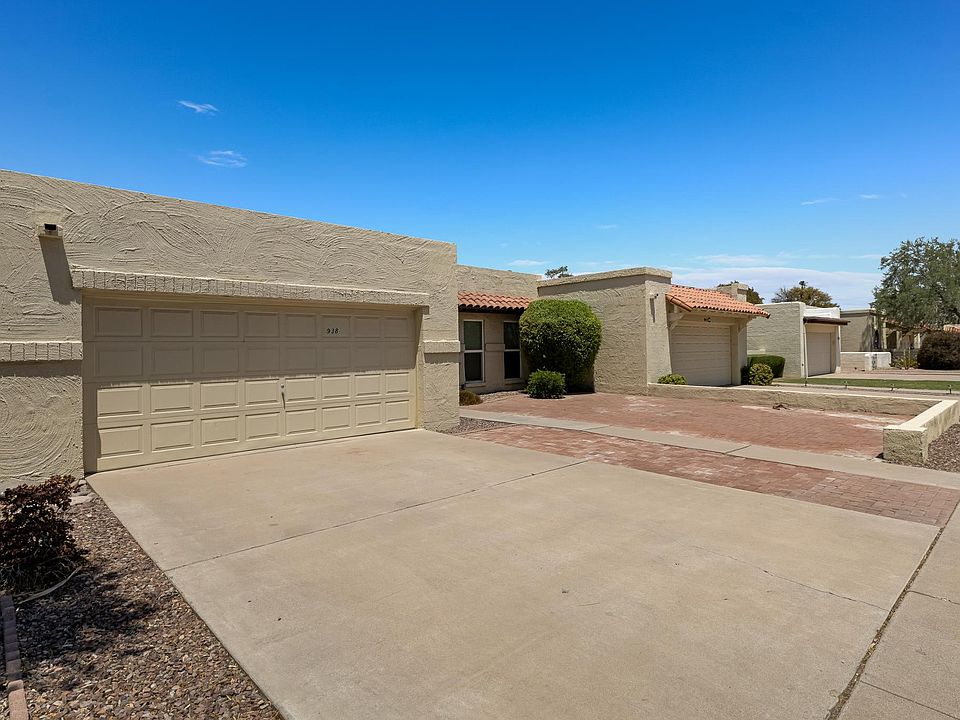 1st image of 938 E Laguna Dr
