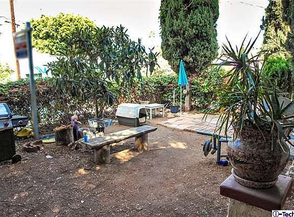 5th image of 1258 N Mariposa Ave