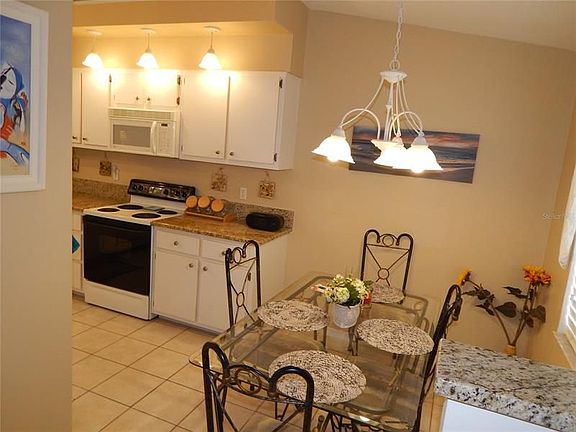 3rd image of 11644 SW Egret Cir APT 407