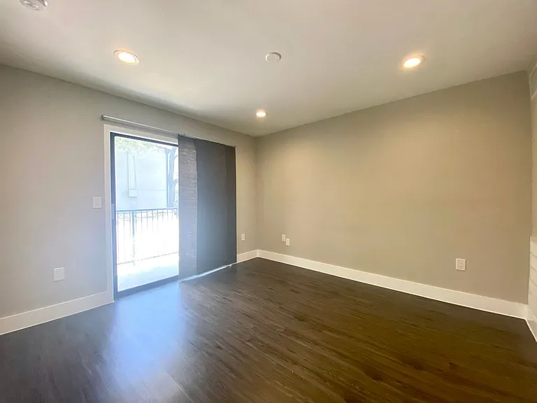 935 La Posada Dr #141 — Photo 6