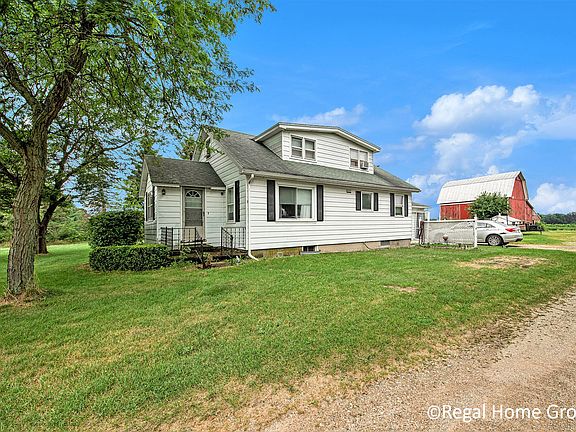 4th image of 1117 Dahlia Ave