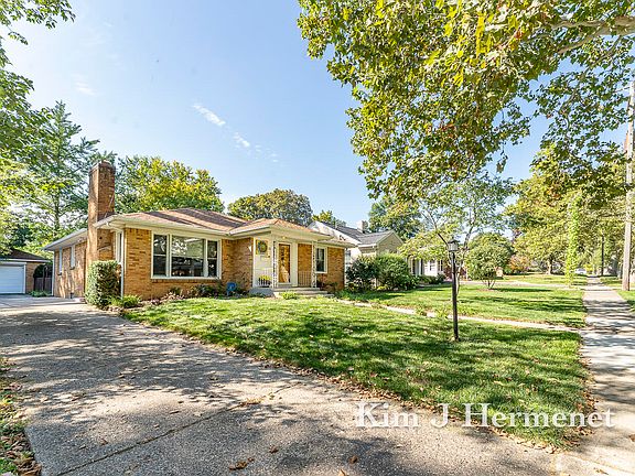 2nd image of 21 Holmdene Blvd NE